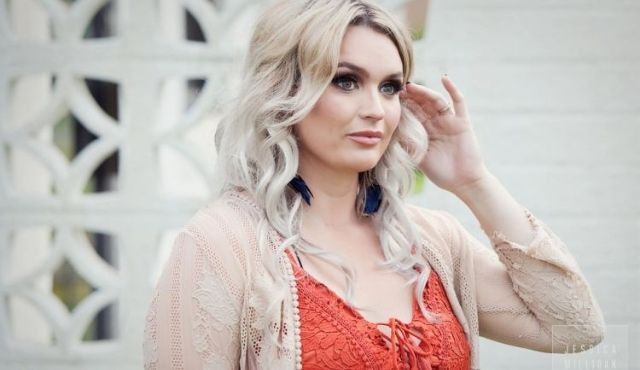 photo of Jennifer Lauren