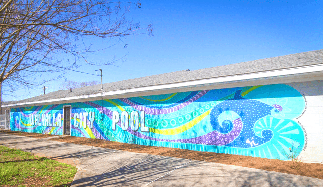 photo of City Pool mural