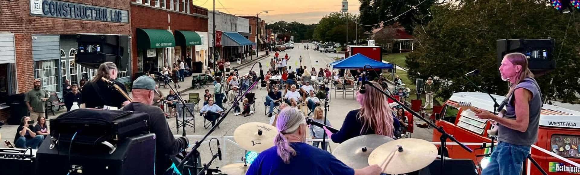 photo of music on main in Westminster SC
