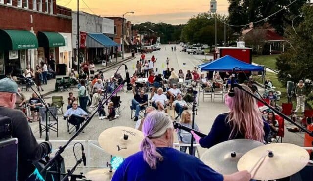 photo of music on main in Westminster SC