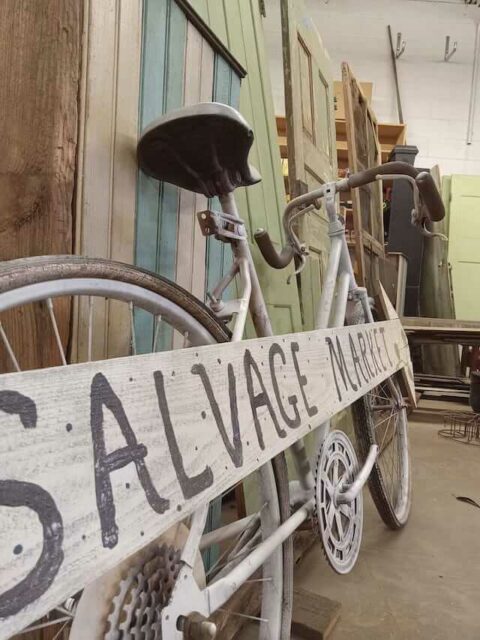 photo of salvage market sign